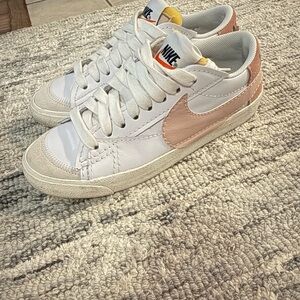 Nike Blazer Low ‘77 Pink Women’s